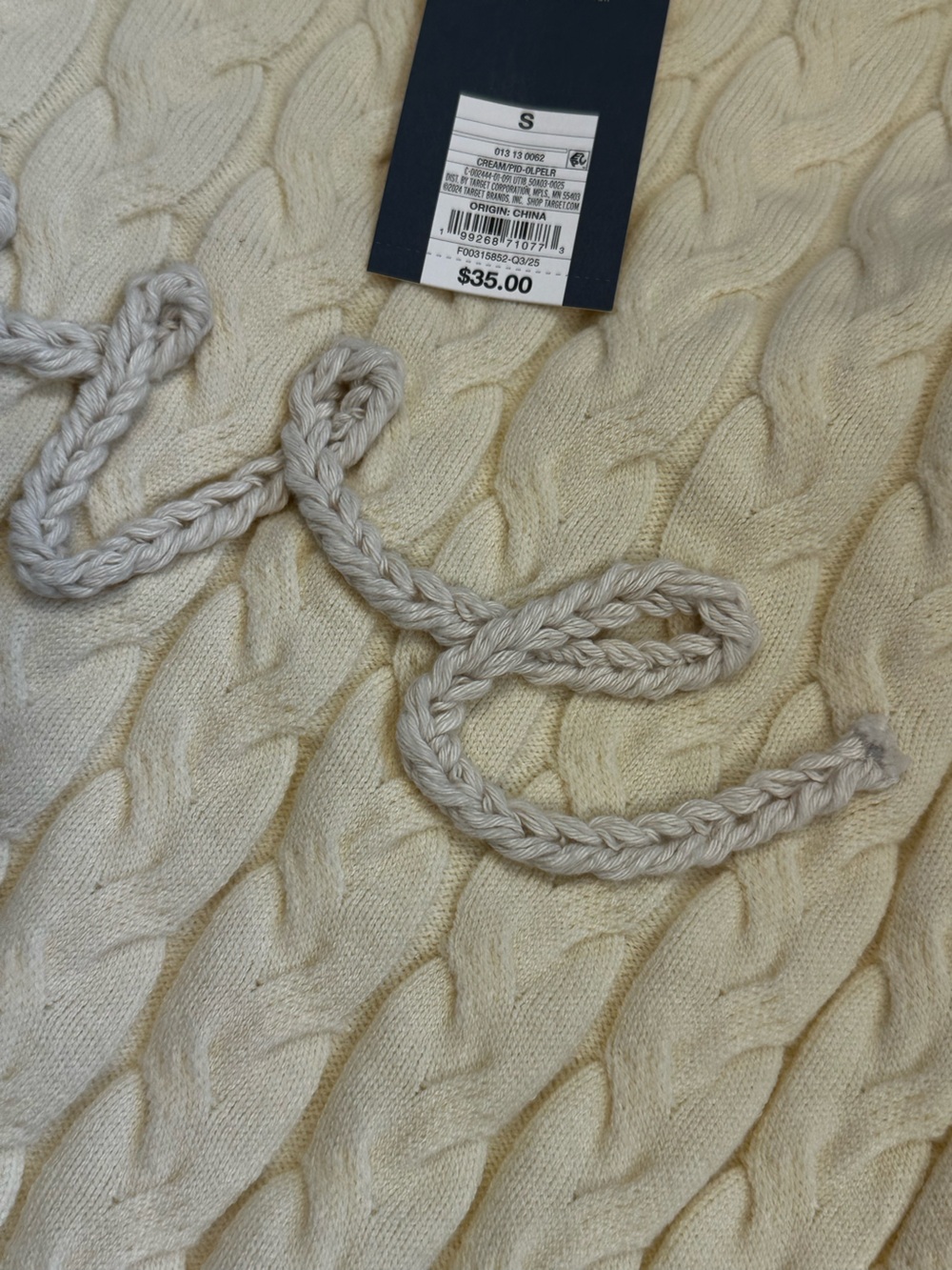 UNIVERSAL THREAD size SMALL Pale Yellow Crewneck Sweater "LOVE" NEW $35 - Picture 9 of 11